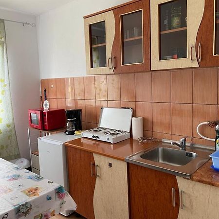 Apartament Ally'S Apartment โอร์โชวา ภายนอก รูปภาพ