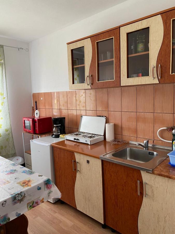 Apartament Ally'S Apartment โอร์โชวา ภายนอก รูปภาพ